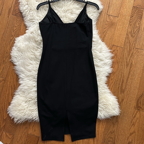 Black Dress - Picture 4 of 6